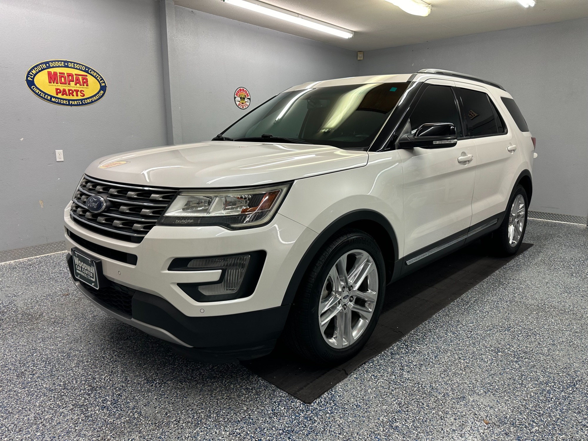 photo of 2016 Ford Explorer XLT Loaded Extra Clean One Owner!!!